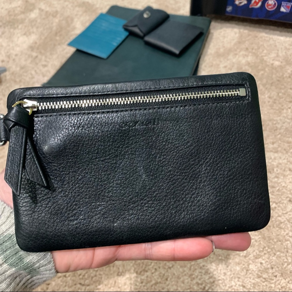Coach - Mens leather zip case with detachable key ring